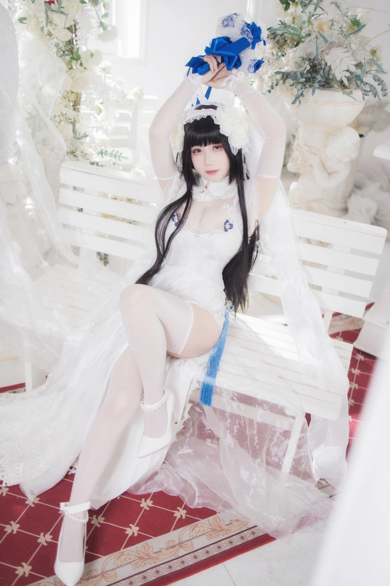 末夜《95式婚纱》主题写真：34张全套美图