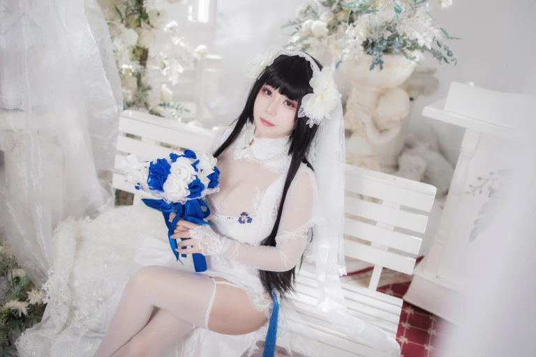 末夜《95式婚纱》主题写真：34张全套美图