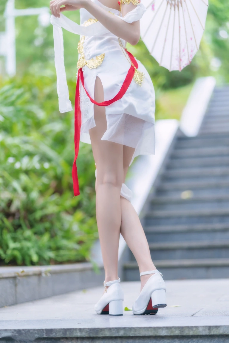 木棉棉《八重樱cos》主题写真：31张全套美图