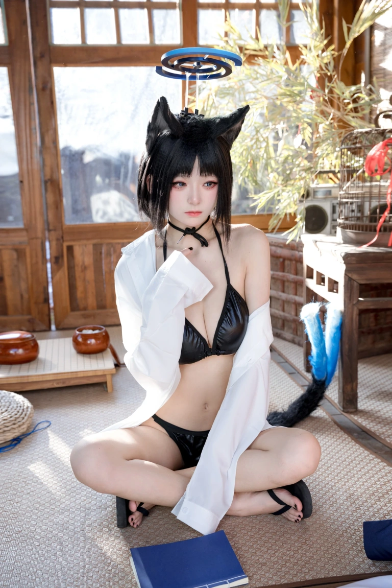 九柒喵《桔梗衬衫》主题写真：10张全套美图