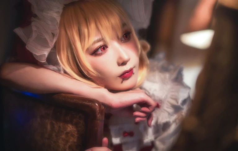 阿包也是兔娘《芙兰朵露》主题写真：14张全套美图