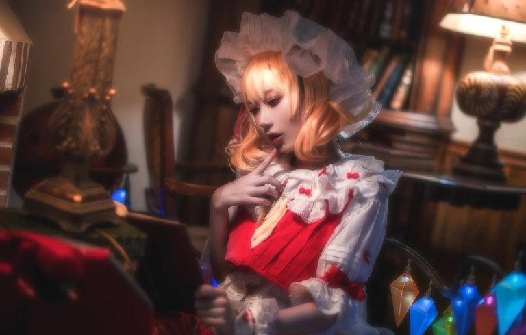 阿包也是兔娘《芙兰朵露》主题写真：14张全套美图