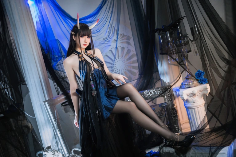 焖焖碳《能代》主题写真：15张全套美图