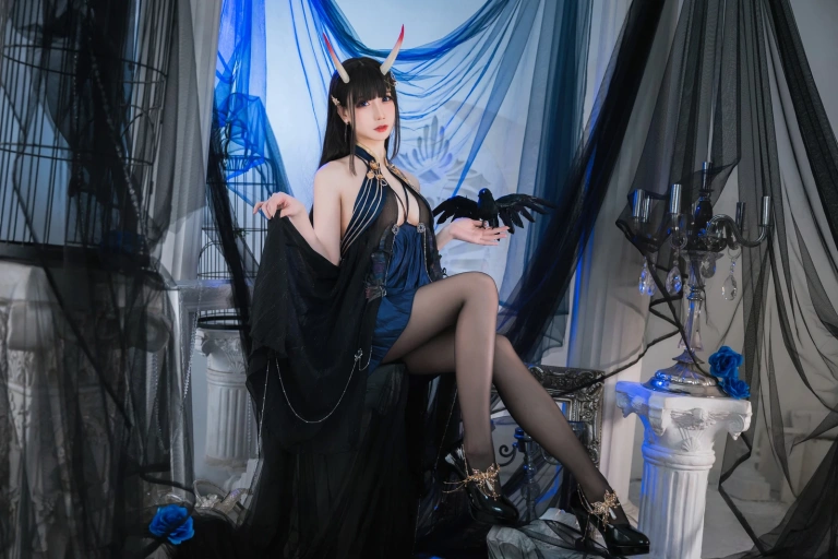 焖焖碳《能代》主题写真：15张全套美图