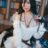 芋圆侑子《雅儿贝德私服》主题写真：20张全套美图，含2个视频