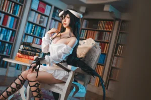 芋圆侑子《雅儿贝德私服》主题写真：20张全套美图，含2个视频