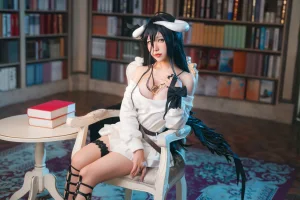 芋圆侑子《雅儿贝德私服》主题写真：20张全套美图，含2个视频