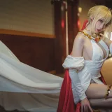 瓜希酱《尼禄英灵正装》主题写真：20张全套美图