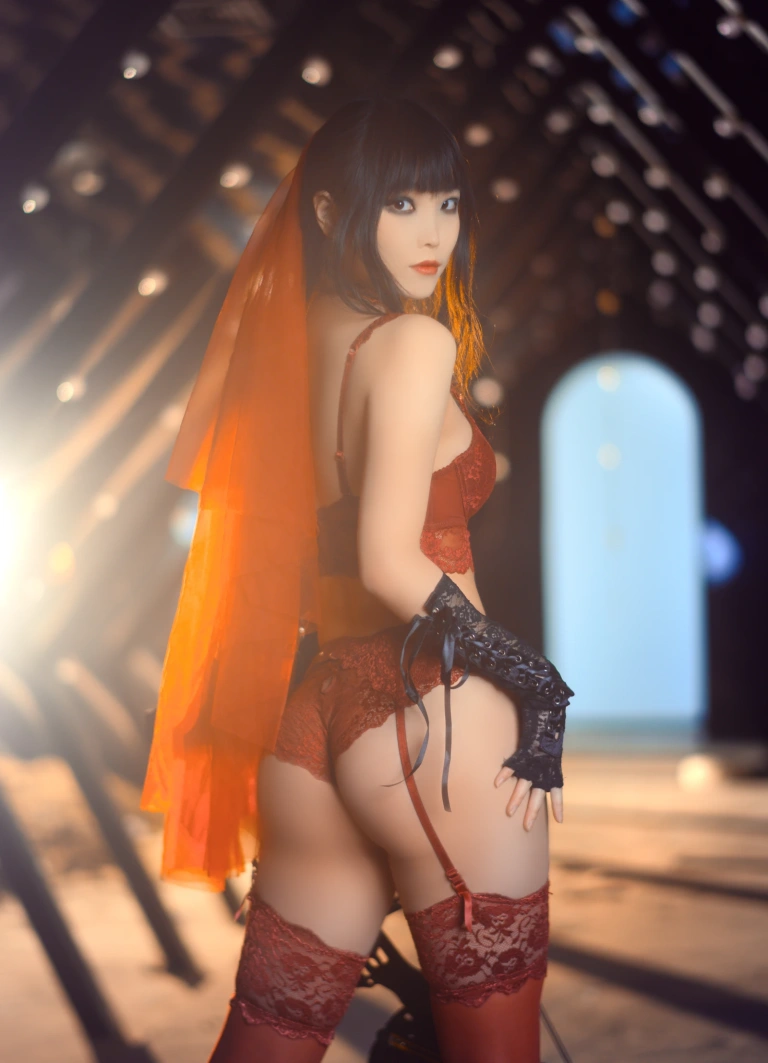 汪知子《废墟新娘》主题写真：30张全套美图