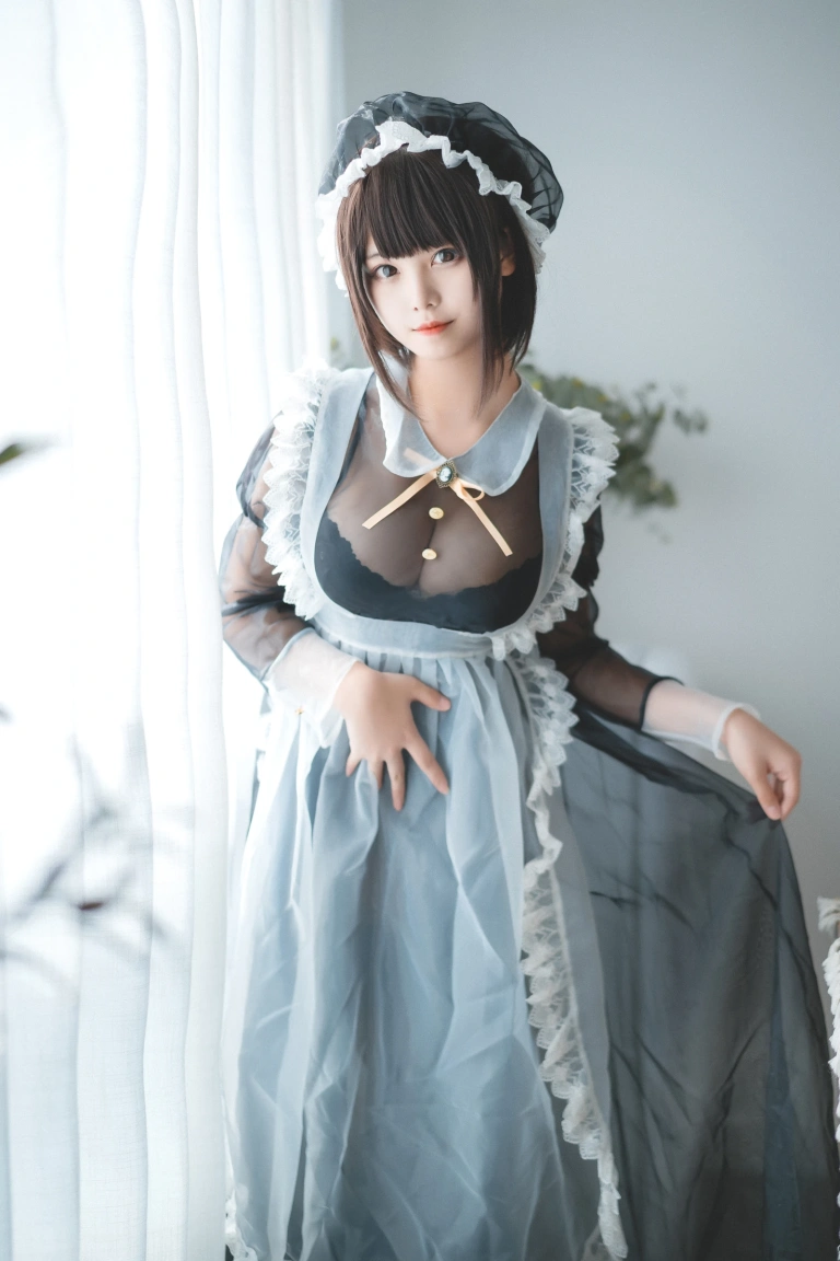 蜜汁猫裘《透明女仆》主题写真：30张全套美图