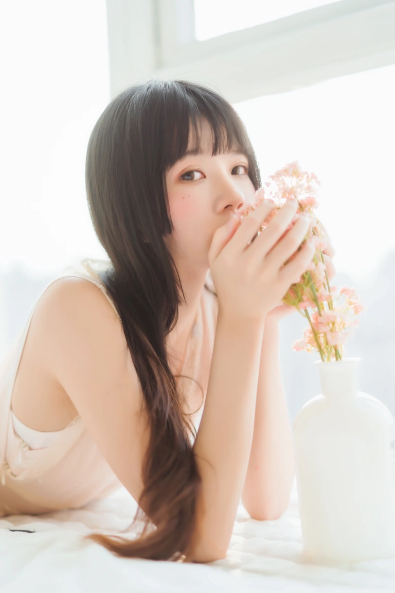 桜桃喵《喵呀》主题写真：30张全套美图