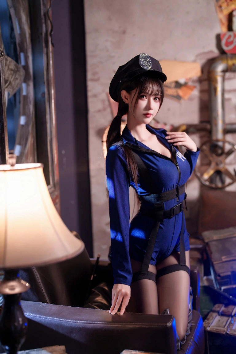 羽生三未《纯狱之风女警》主题写真：31张全套美图