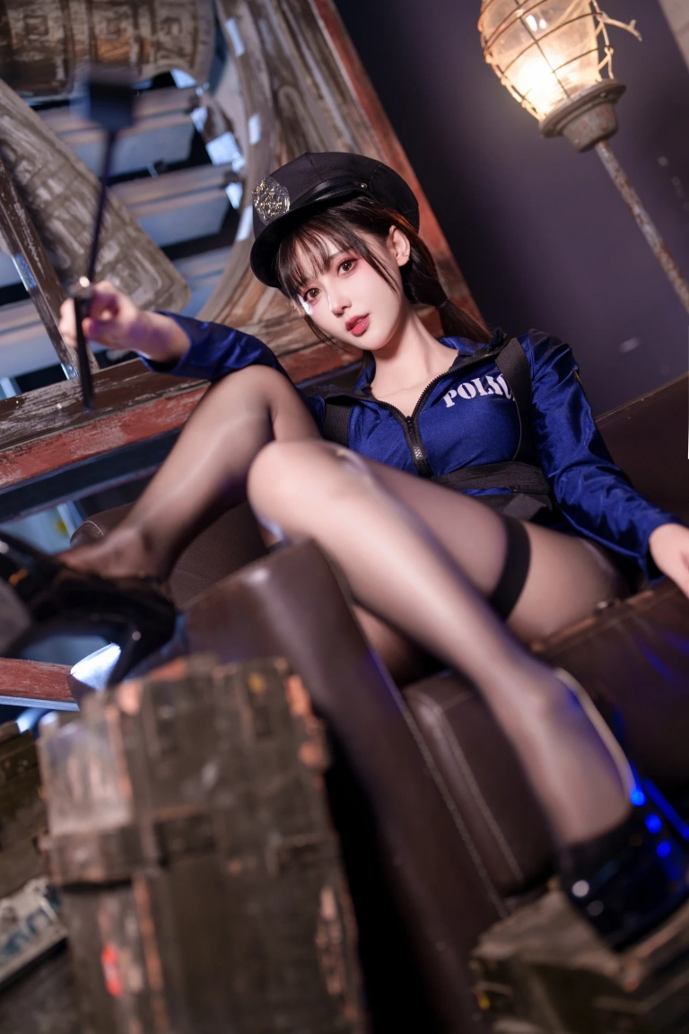 羽生三未《纯狱之风女警》主题写真：31张全套美图