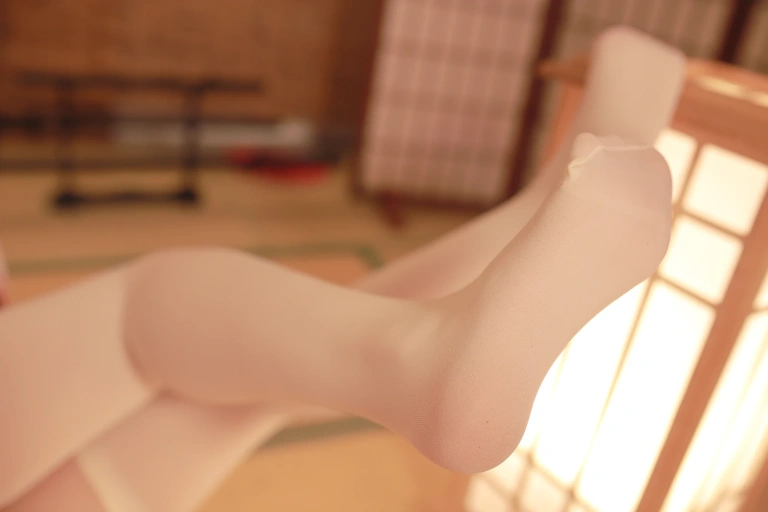 朝霧愛《神社巫女》主题写真：31张全套美图