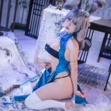 是一只熊仔《镜月》主题写真：40张全套美图