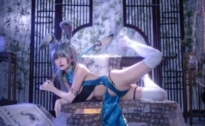 是一只熊仔《镜月》主题写真：40张全套美图