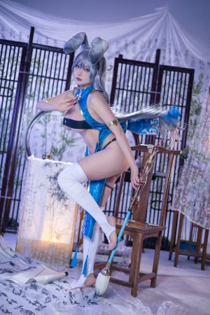 是一只熊仔《镜月》主题写真：40张全套美图
