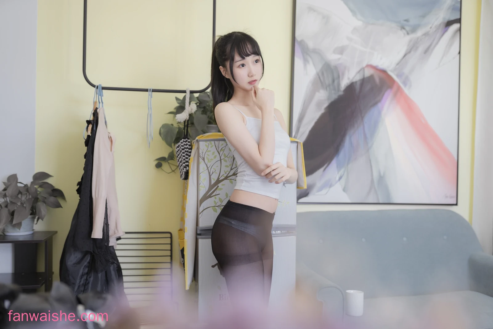 木棉棉 木棉棉 NO.021 - 背心黑丝居家写真