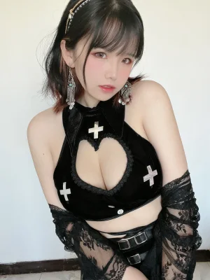 阿半今天很开心《猫猫修女》主题写真：42张全套美图，含1个视频
