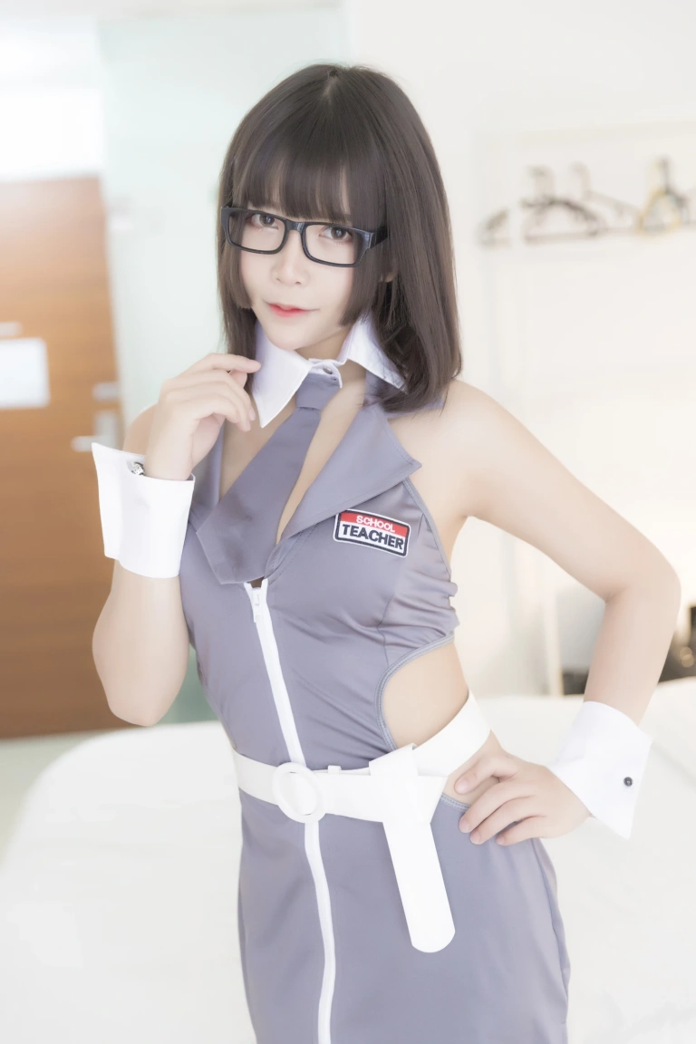 抱走莫子《黑丝》主题写真：45张全套美图
