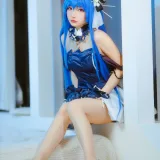 是三不是世《海伦娜捆绑》主题写真：57张全套美图，含1个视频