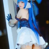 是三不是世《海伦娜捆绑》主题写真：57张全套美图，含1个视频