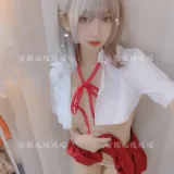 过期米线线喵《红色JK》主题写真：17张全套美图