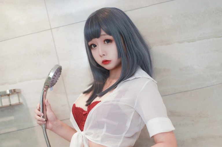 日奈娇(椎名莜)《浴室OL》主题写真：41张全套美图