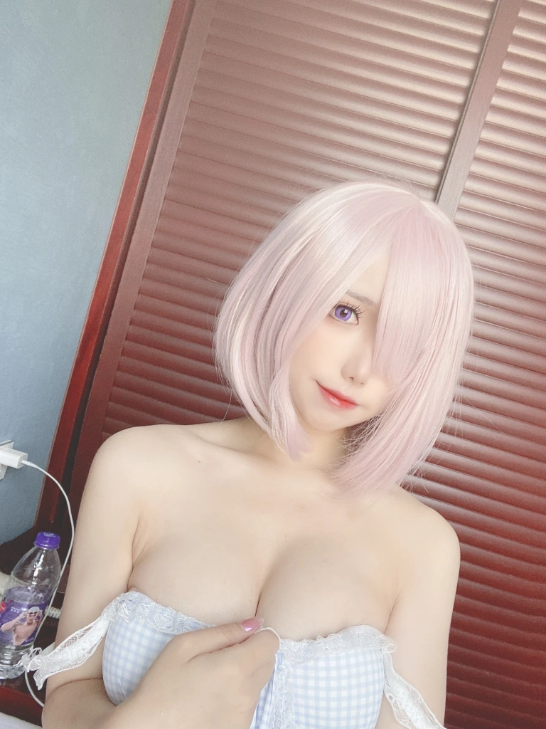 芋圆侑子《蓝格子小清新》主题写真：22张全套美图