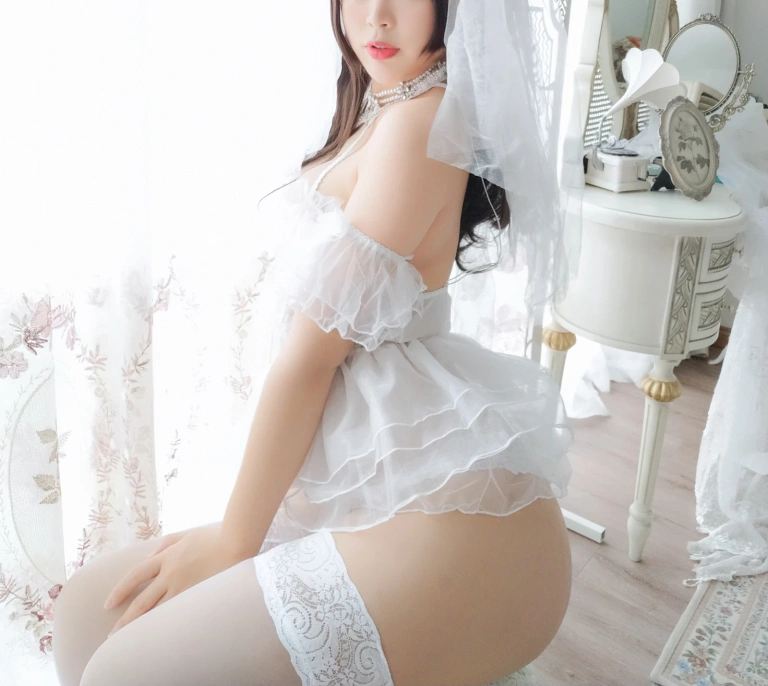 白烨《白天鹅自拍》主题写真：24张全套美图