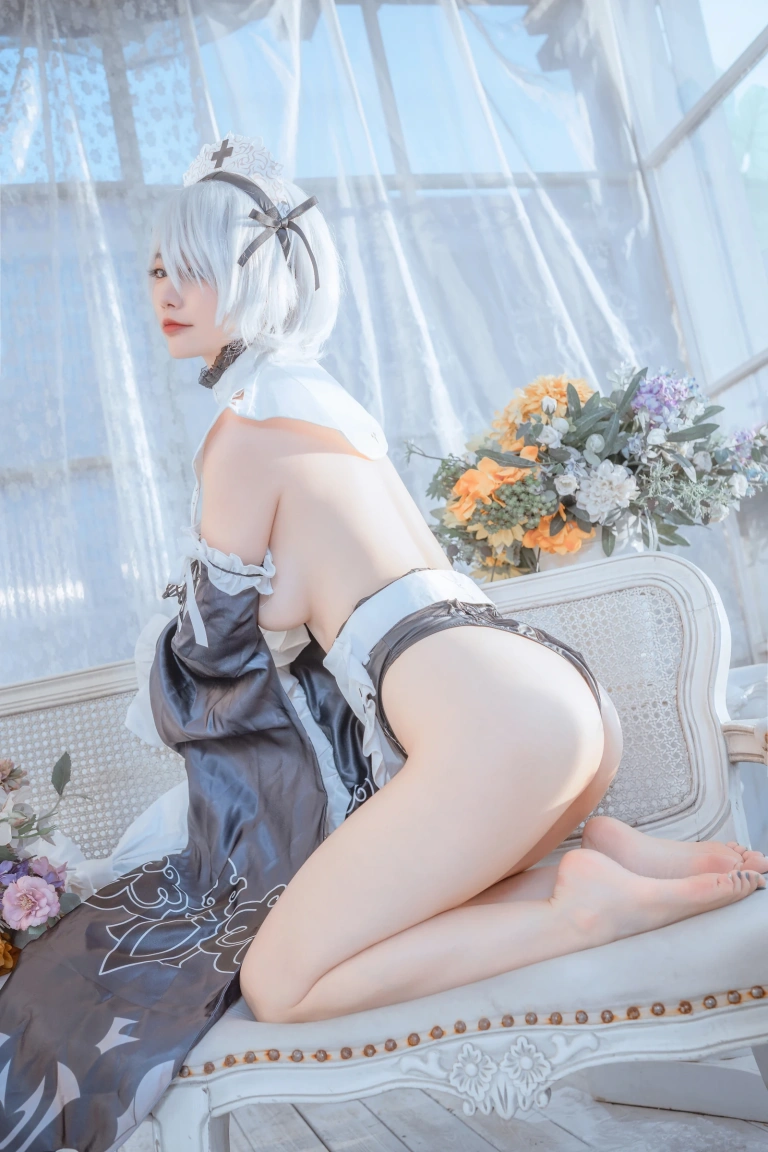 桃良阿宅《女仆2B》主题写真：40张全套美图