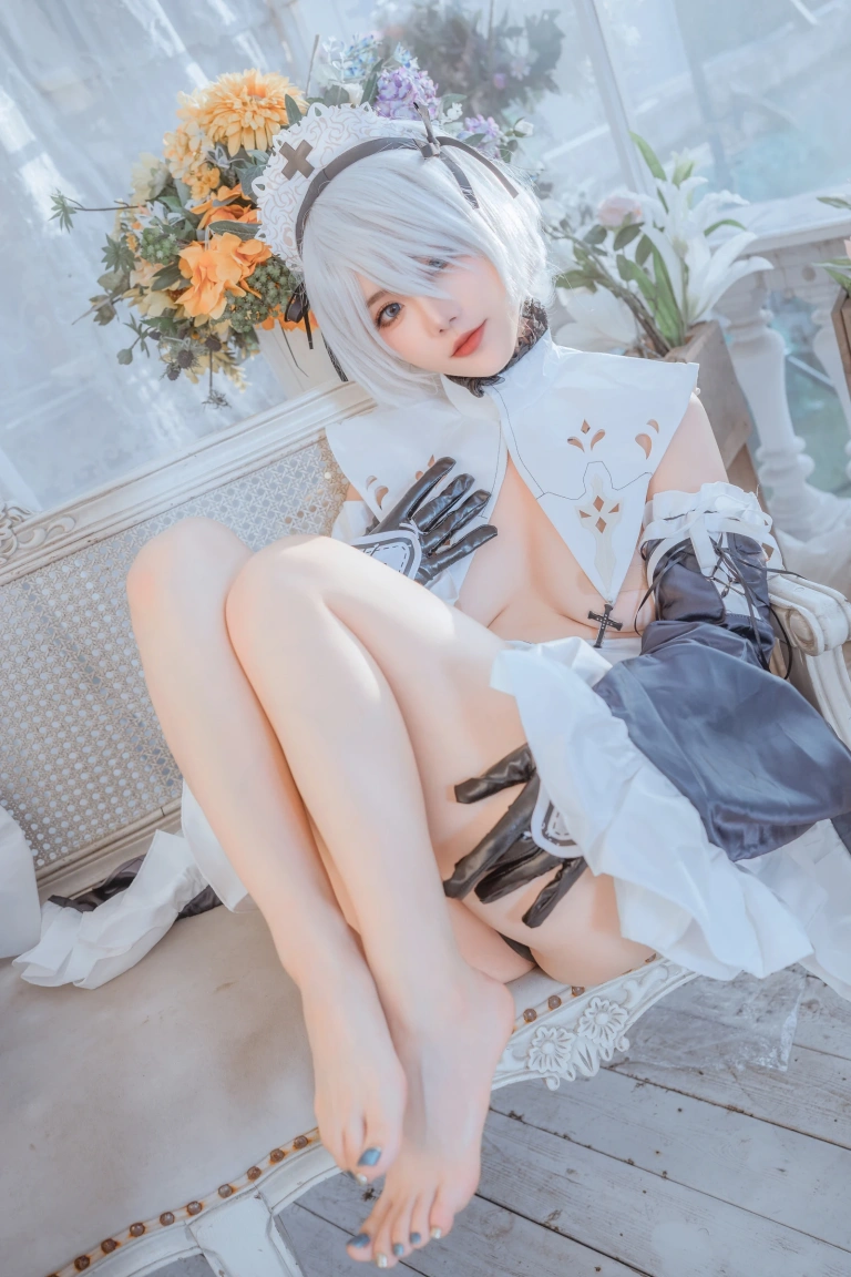 桃良阿宅《女仆2B》主题写真：40张全套美图
