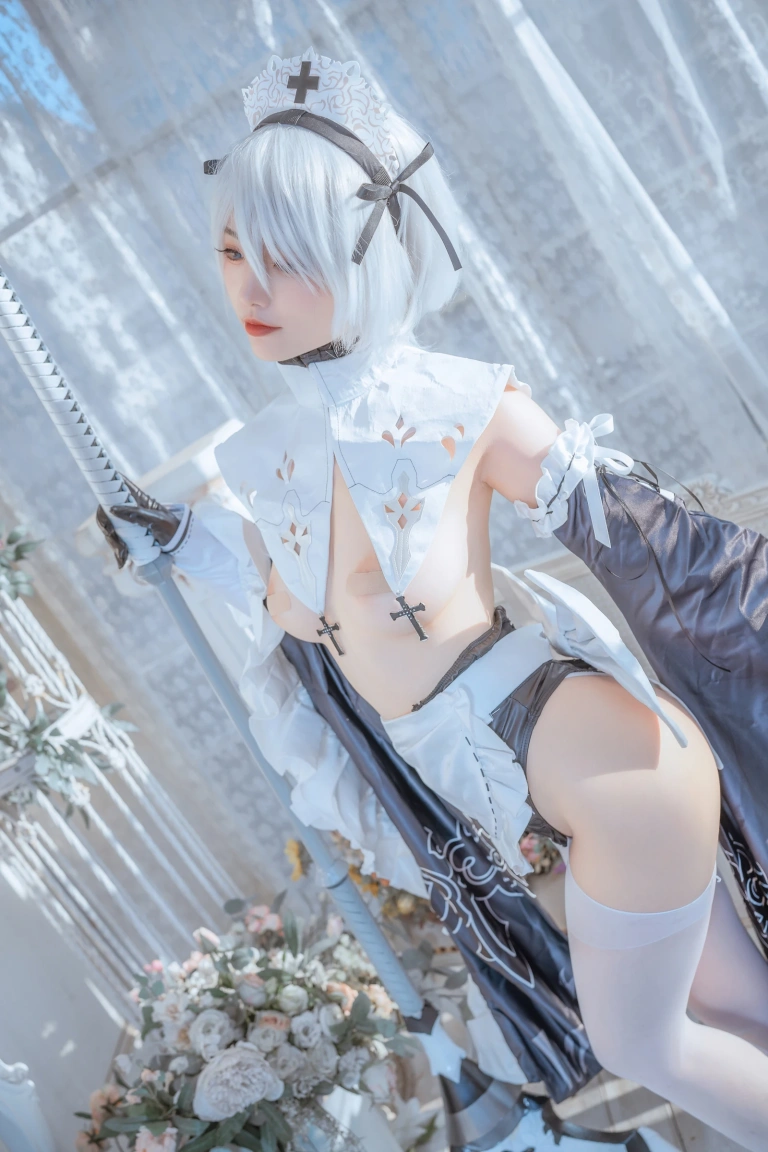 桃良阿宅《女仆2B》主题写真：40张全套美图