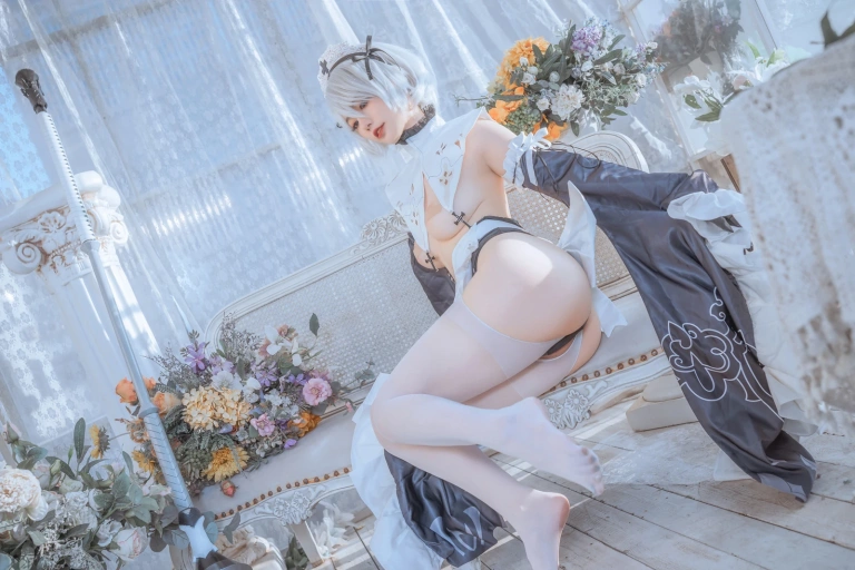 桃良阿宅《女仆2B》主题写真：40张全套美图