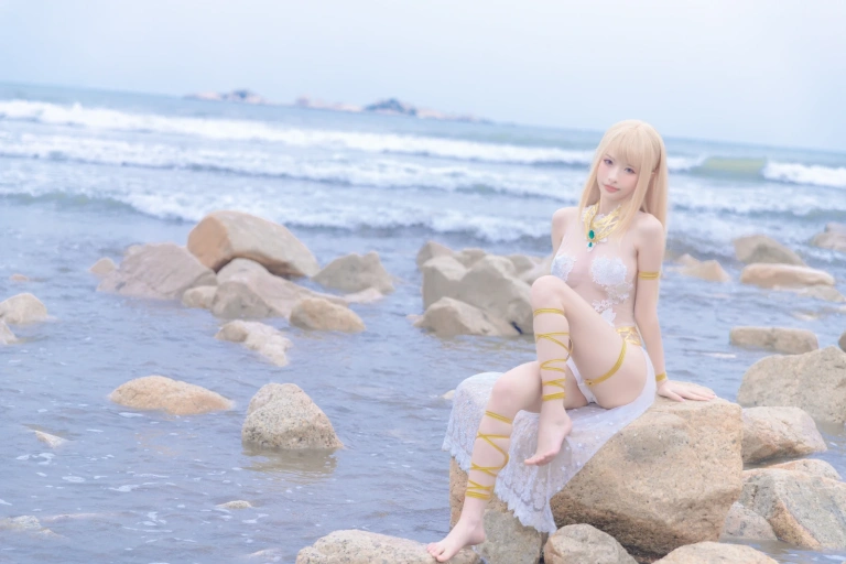 清水由乃《玛丽萝丝 白色泳衣》主题写真：33张全套美图