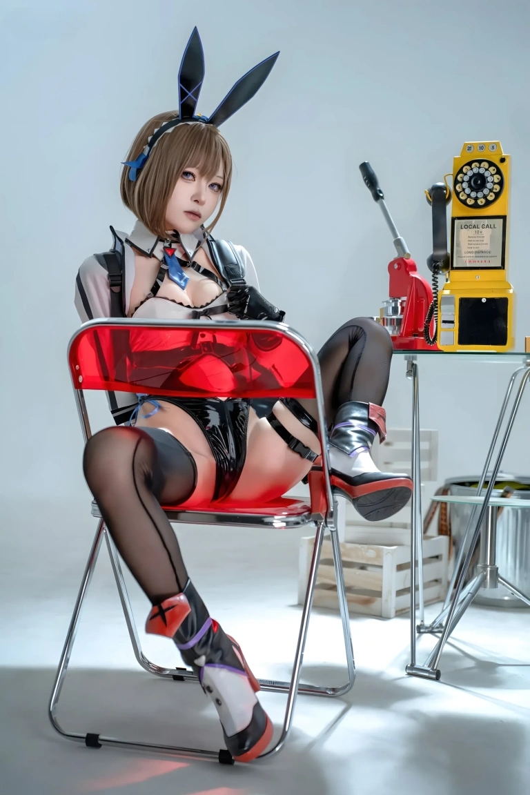 矢量鱼《外卖兔女郎 小葵》主题写真：40张全套美图