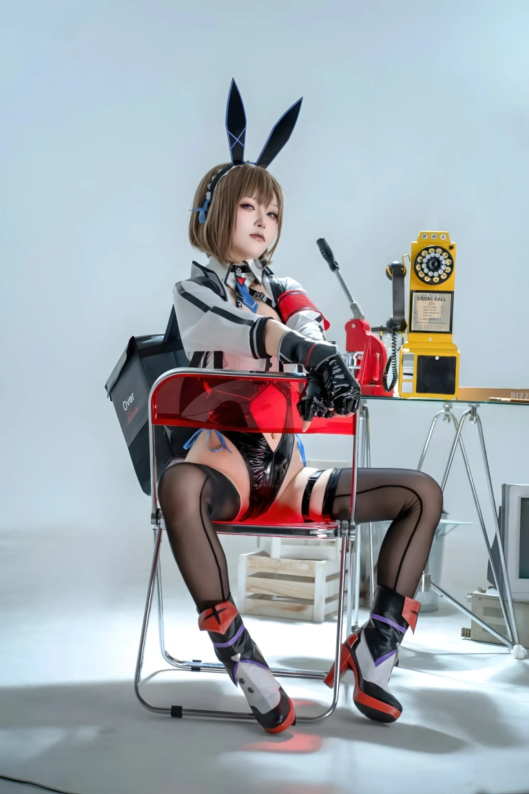 矢量鱼《外卖兔女郎 小葵》主题写真：40张全套美图