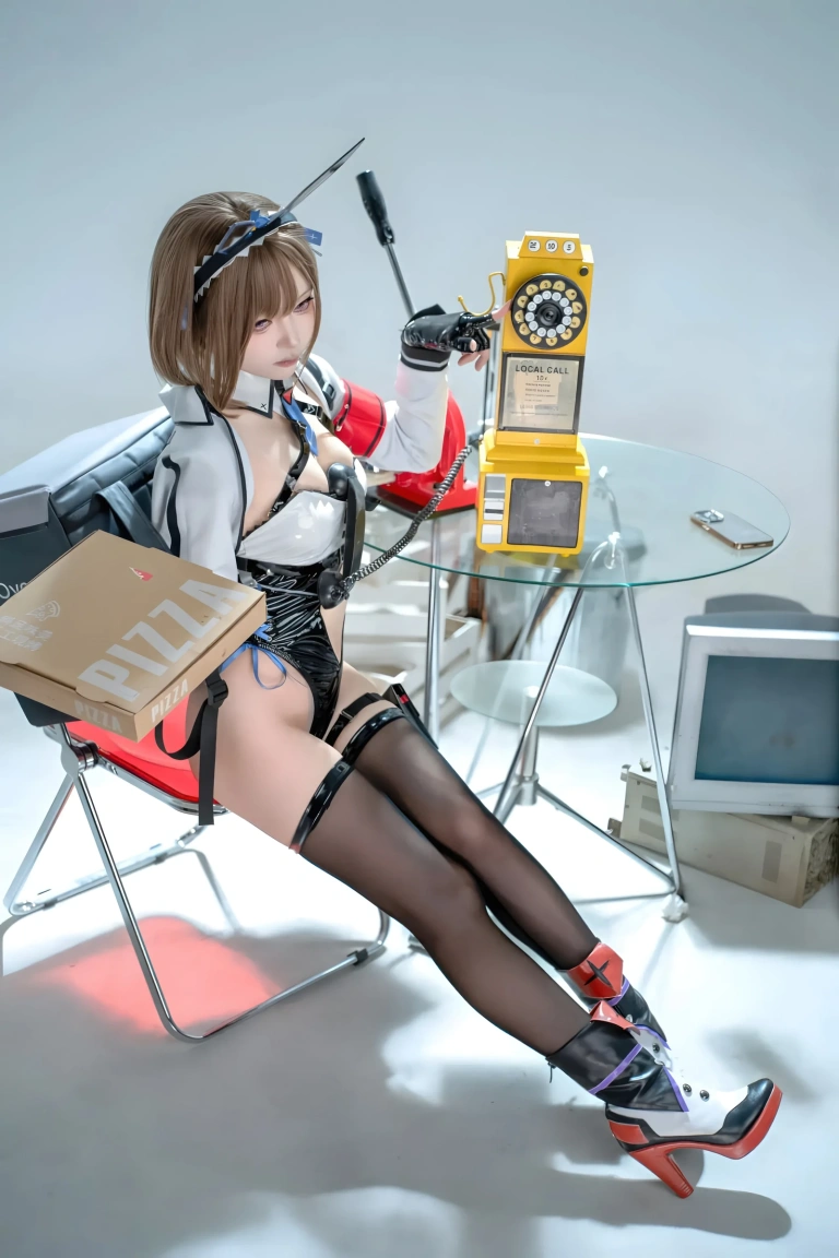 矢量鱼《外卖兔女郎 小葵》主题写真：40张全套美图