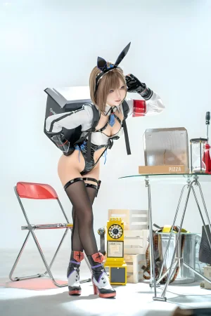 矢量鱼《外卖兔女郎 小葵》主题写真：40张全套美图