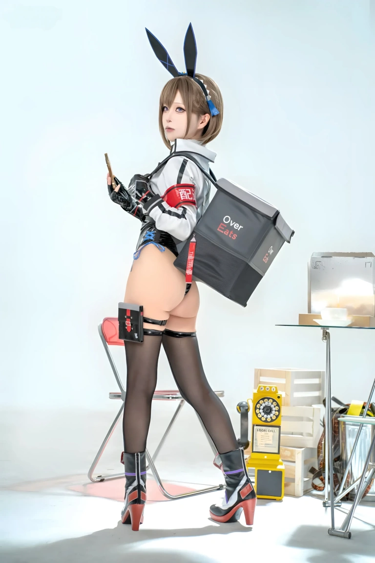 矢量鱼《外卖兔女郎 小葵》主题写真：40张全套美图