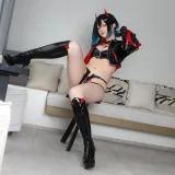 屿鱼《碧蓝航线 胡滕赛车》主题写真：41张全套美图