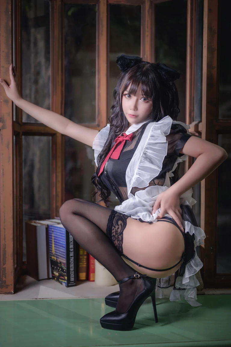 抱走莫子《黑丝猫咪小女仆》主题写真：44张全套美图
