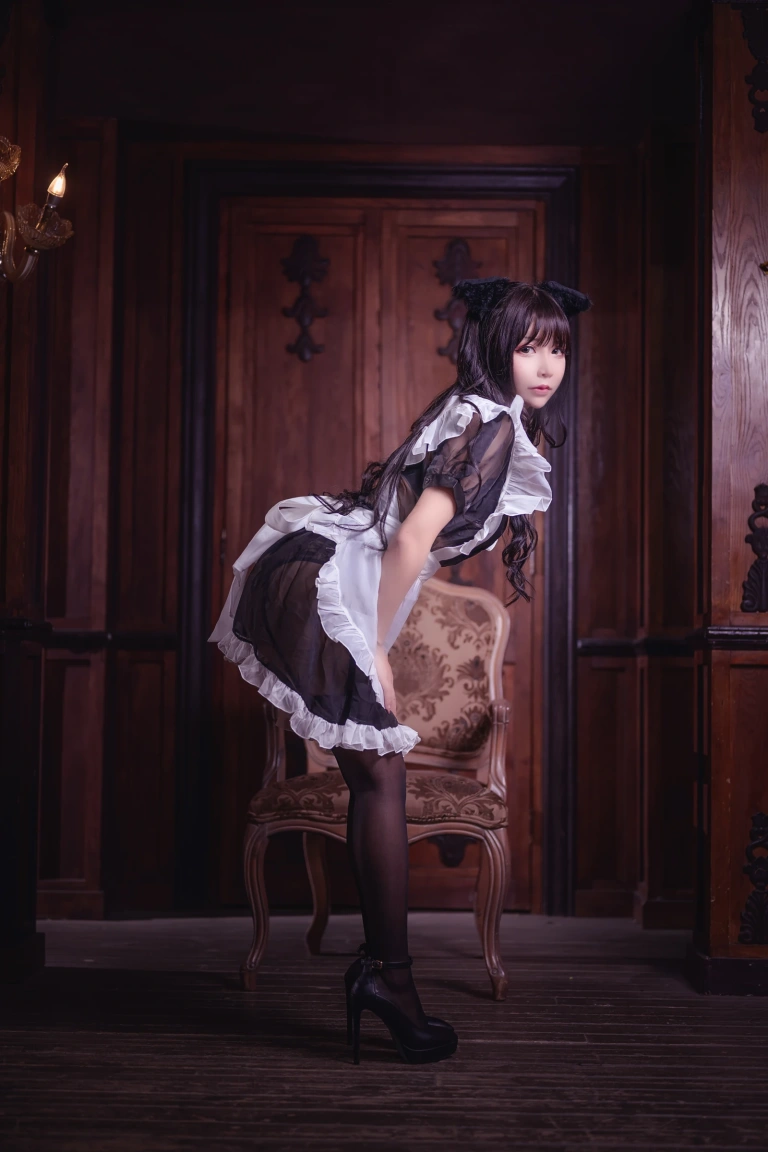 抱走莫子《黑丝猫咪小女仆》主题写真：44张全套美图