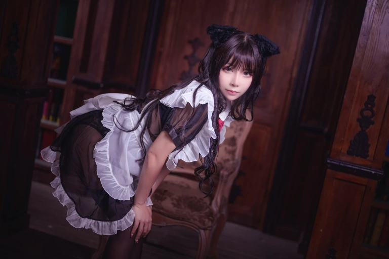 抱走莫子《黑丝猫咪小女仆》主题写真：44张全套美图
