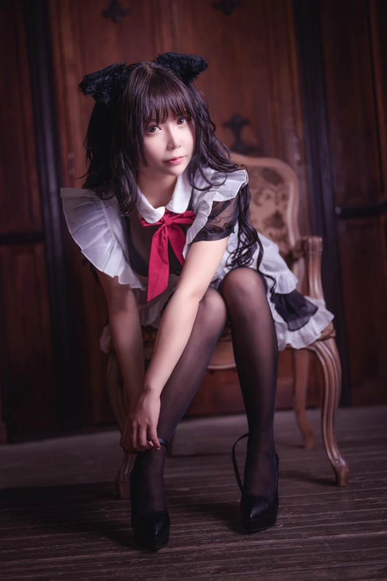 抱走莫子《黑丝猫咪小女仆》主题写真：44张全套美图