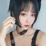 木棉棉《不良猫》主题写真：44张全套美图，含2个视频