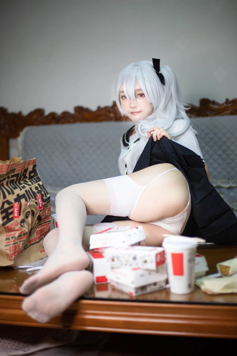 神沢永莉《疯狂星期四》主题写真：47张全套美图