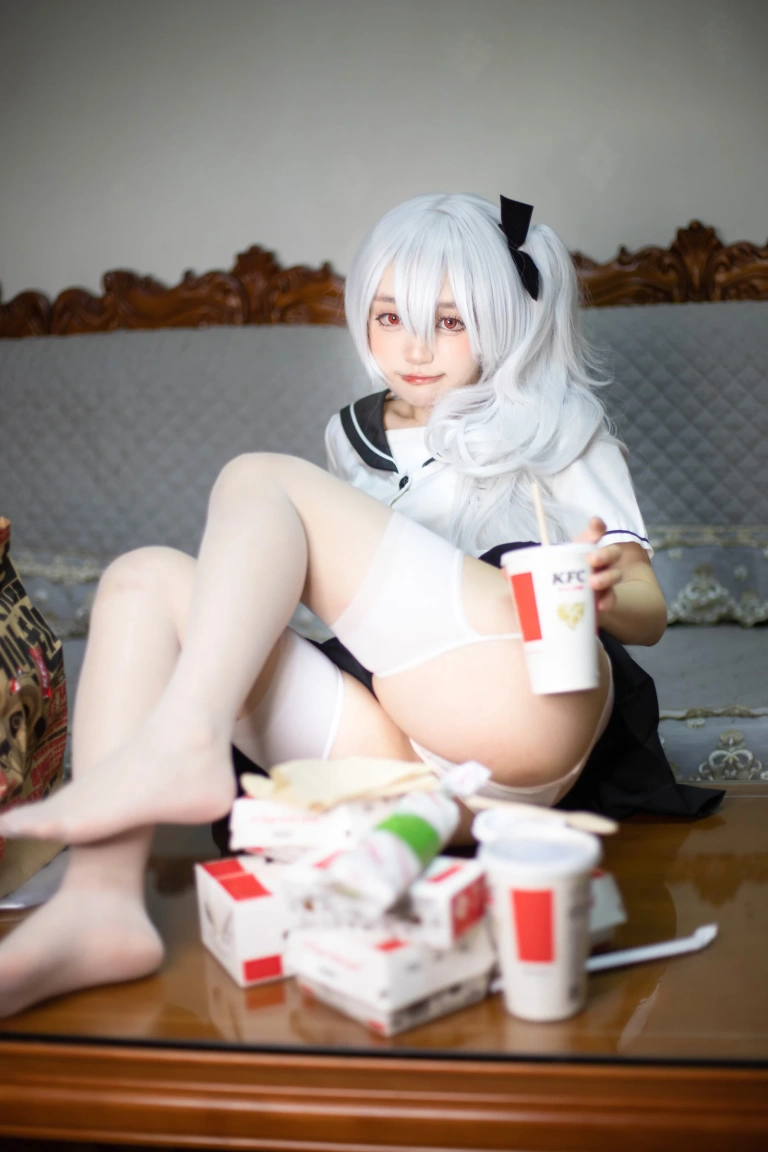 神沢永莉《疯狂星期四》主题写真：47张全套美图