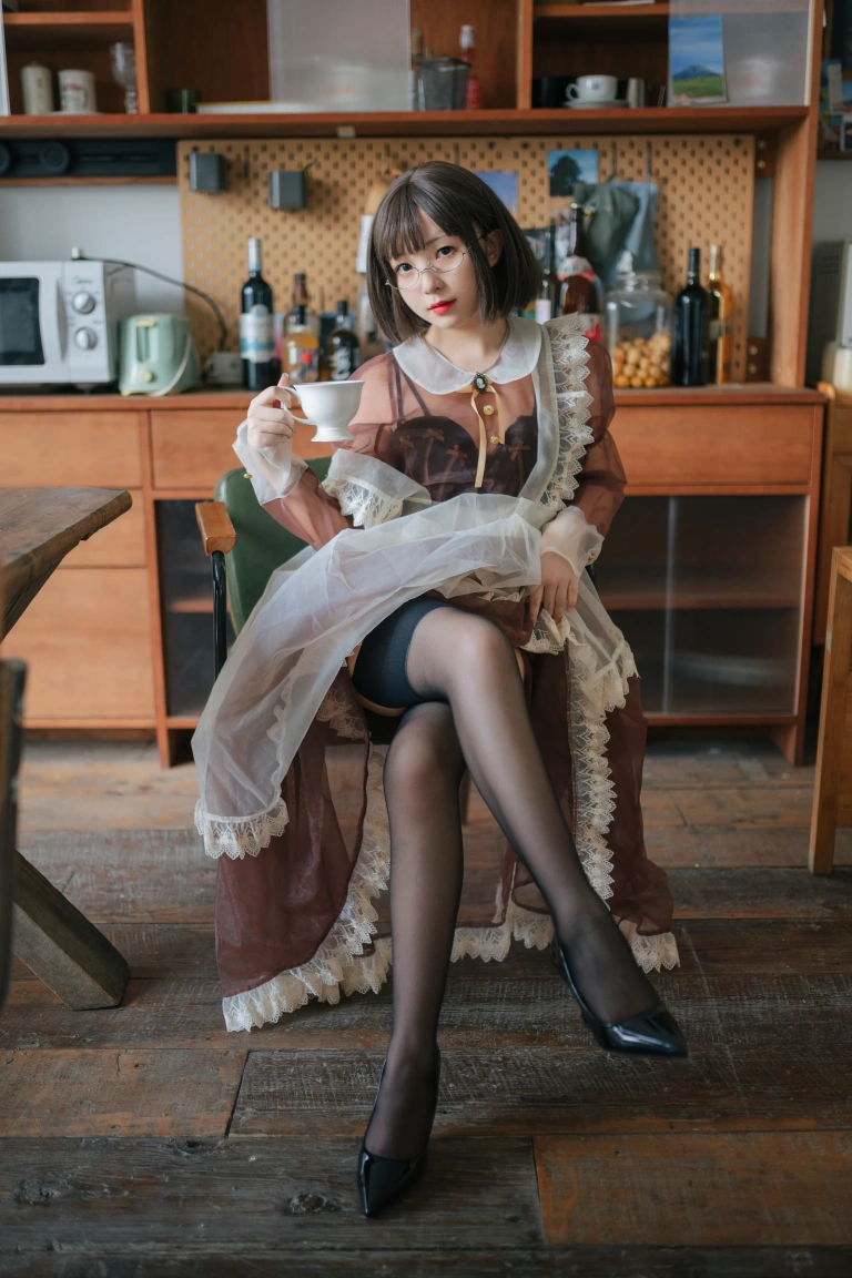花铃《透明女仆》主题写真：89张全套美图