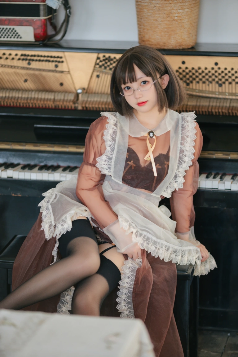 花铃《透明女仆》主题写真：89张全套美图